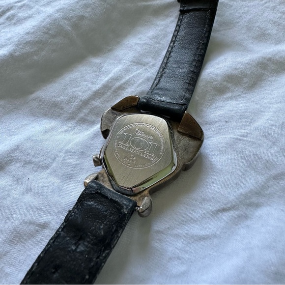 Vintage Disney's 101 Dalmatians Timex Leather Strap Watch - Picture 4 of 6